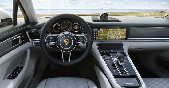 V8+电机 Panamera Sport Turismo最强版3.4秒破百