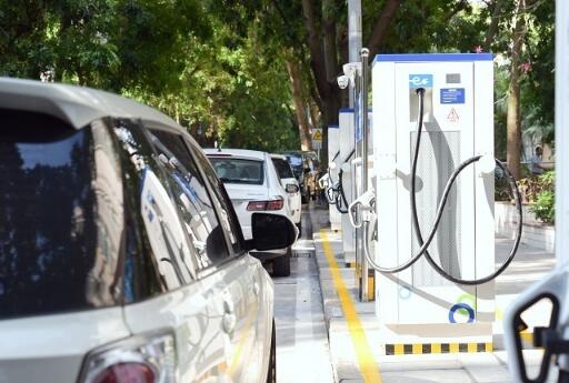 全国首个“智慧停车+充电一体化”路边充电桩试点在深圳建成