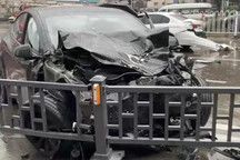 台州特斯拉Model Y突然加速 连撞多台车