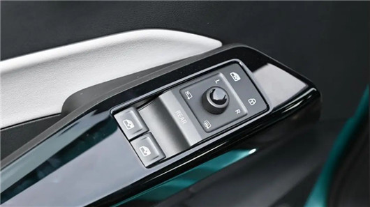 1688953505667971.jpg 5.jpg